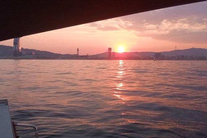2-Hour Sailing Tour in Barcelona with Open Bar & Snacks - When this Barcelona sailing trip works best