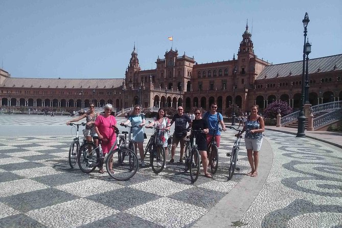 3-hour Guided Bike Tour along the Highlights of Seville - Seeing the cathedral, Giralda, and Alcázar from outside