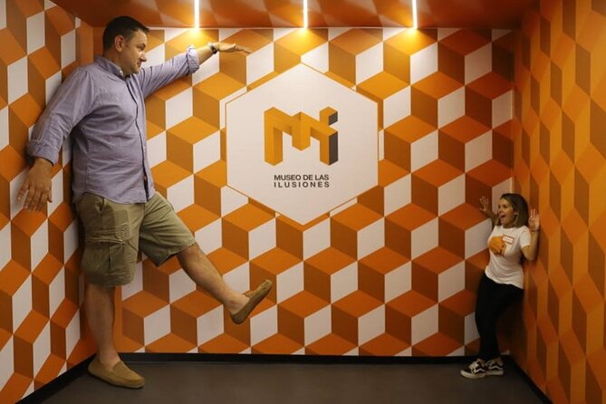A Fantastic Visit To The Museum Of Illusions Seville - Starting with hands-on optical tricks