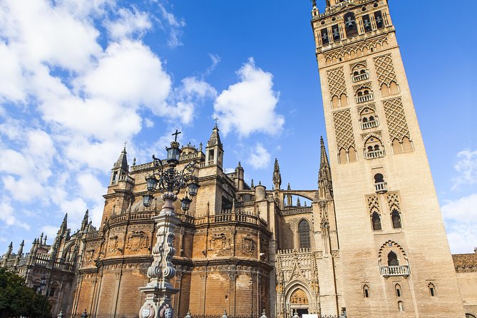 Alcazar, Cathedral and Giralda Guided Tour with Priority Tickets - Why These Three Seville Sights Belong Together