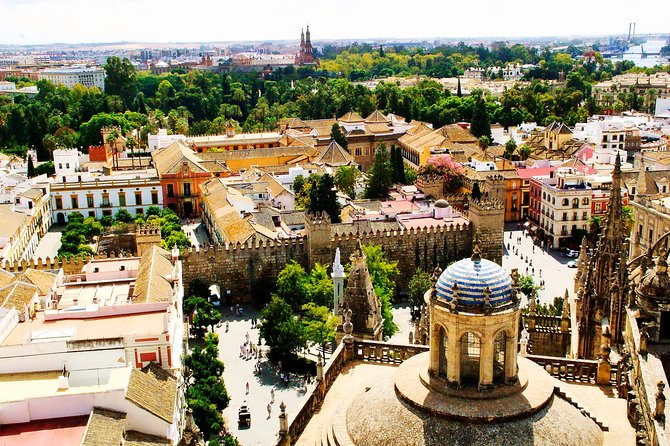 Alcazar & Cathedral of Seville Exclusive Group, max. 9 travelers - Alcázar gardens: a short walk with room to breathe