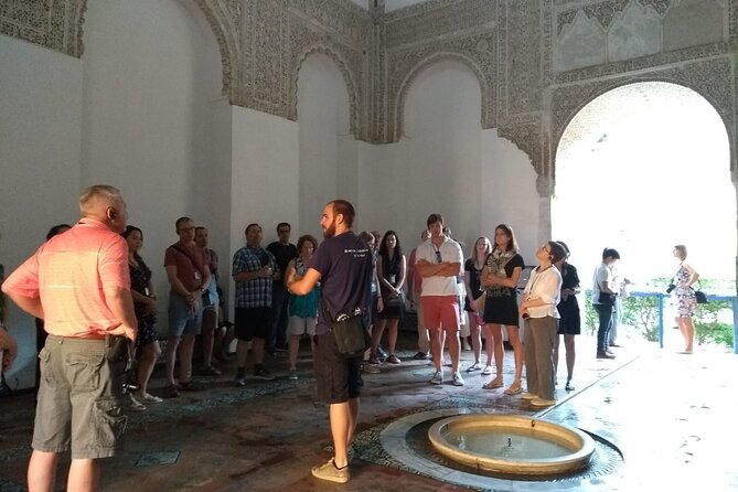 Alcazar of Seville with Cathedral & Giralda English Tour - Seville Cathedral: a different kind of grandeur