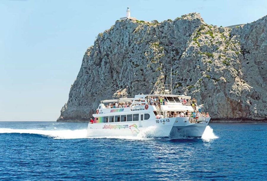 Alcudia: Boat Trip to Cap de Formentor and Formentor - Leaving Port Alcudia and reaching the north coast