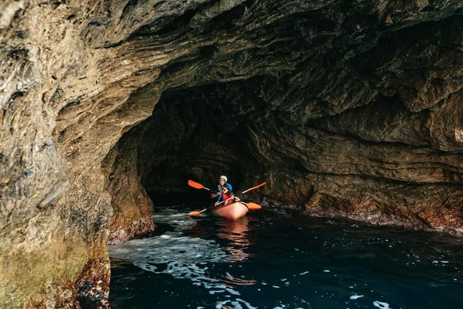 Alcudia: Guided Sea Kayaking Tour with Snorkeling - The guide team and the value of personal help