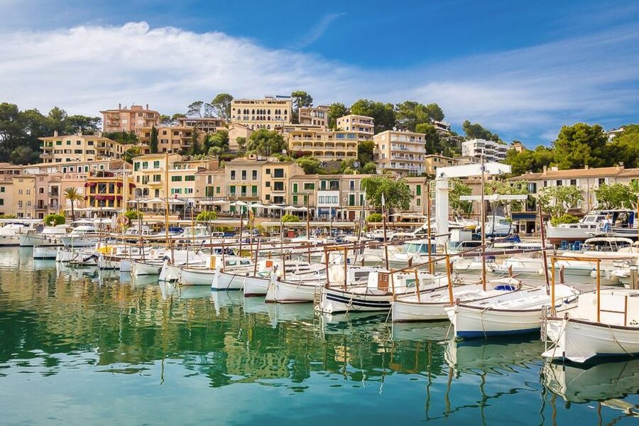 Alcudia/Marratxi: Valldemossa & Soller Tour by Tram & Bus - The Sóller tram ride to the port