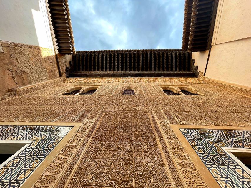 Alhambra and Nasrid Palaces Guided Tour with Tickets - Who will get the most from this tour?