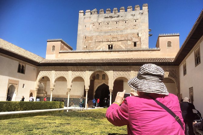 Alhambra and Nasrid Palaces Ticket with Audioguide - The Alcazaba and its military purpose