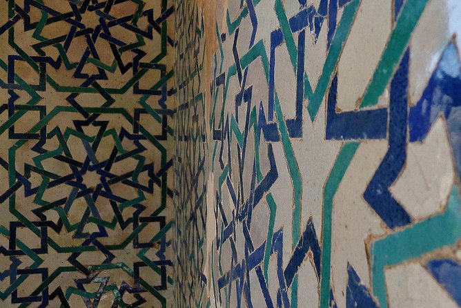 Alhambra &Charles Palace Guided Tour with Optional Nasrid Palaces - How good are the guides?