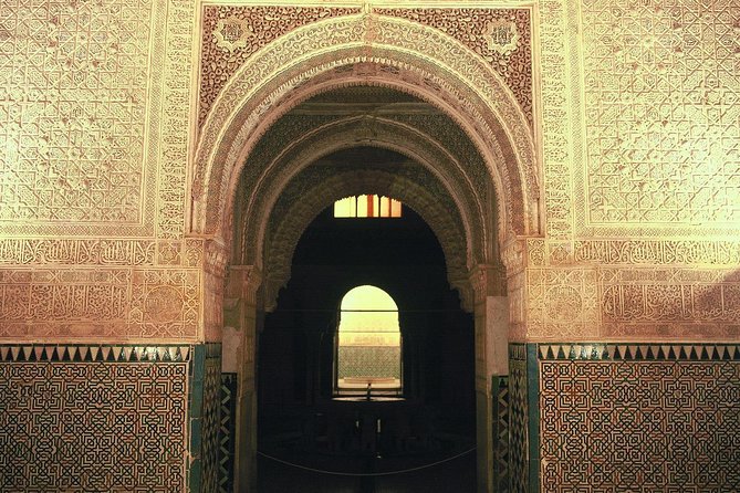 Alhambra Complete: Ticket Skip-the-Line Nasrid Palace and Generalife with Guide - The Alcazaba and its sweeping views
