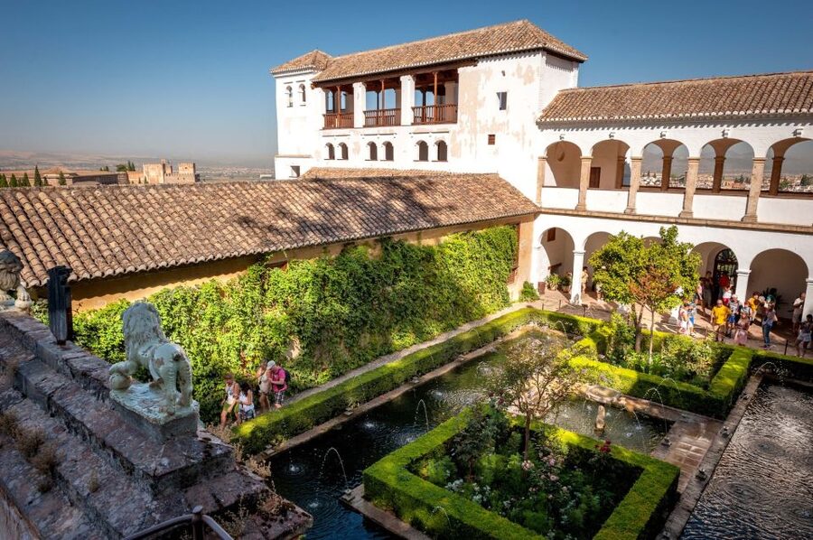 Alhambra & Generalife Tour including Transport & Admission - Is the $82 price good value?
