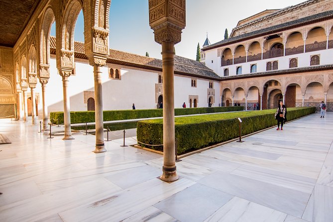 Alhambra Guided Tour & Albaicin Tour from Seville - Generalife gardens and the summer palace
