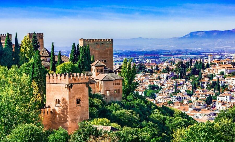Alhambra Guided Tour with Fast-Track Entry - Climbing through the Alcazaba fortress