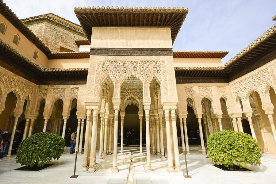 Alhambra, Nasrid Palaces, and Generalife 3-Hour Guided Tour - Key points at a glance