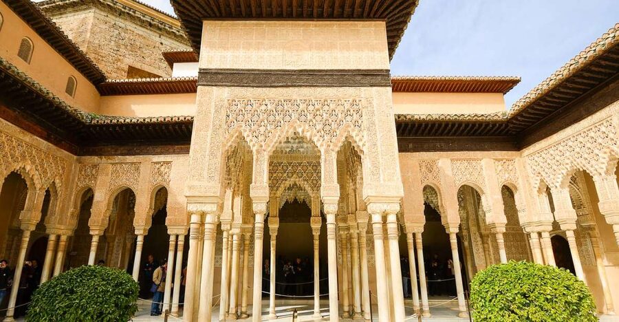 Alhambra, Nasrid Palaces, and Generalife 3-Hour Guided Tour - What three hours really means
