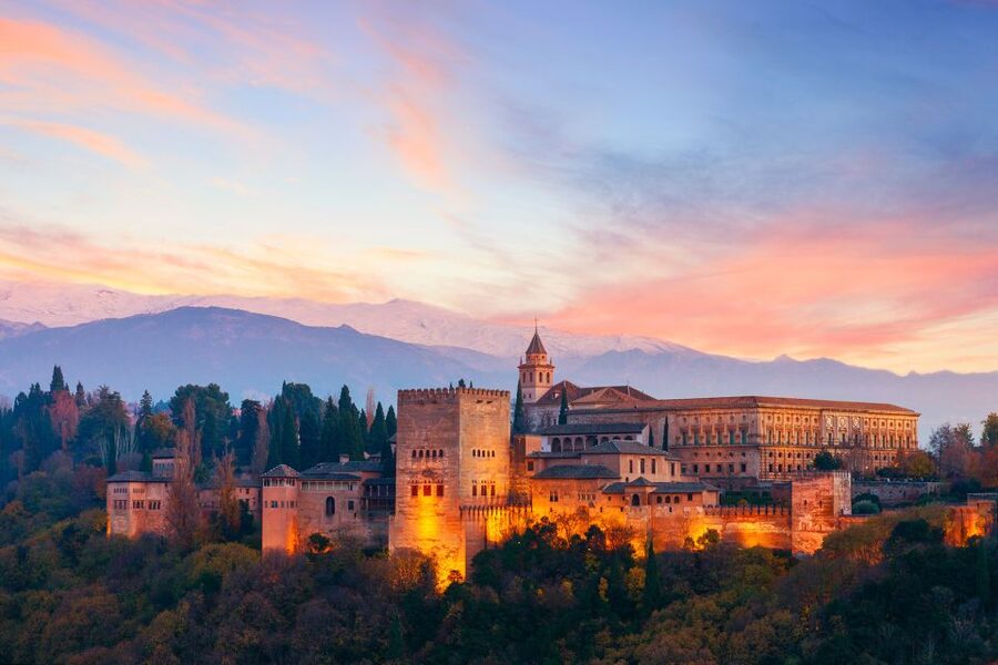 Alhambra, Nasrid Palaces, and Generalife 3-Hour Guided Tour - Bilingual groups and private options