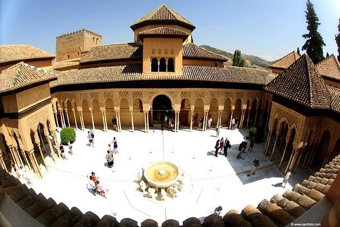 Alhambra, Nasrid Palaces, Generalife & Alcazaba Private Tour - What the walking is really like