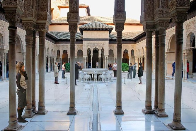 Alhambra Private/Small Group Tour & Nasrid Palaces Skip the Line - The Nasrid Palaces and their timed entrance