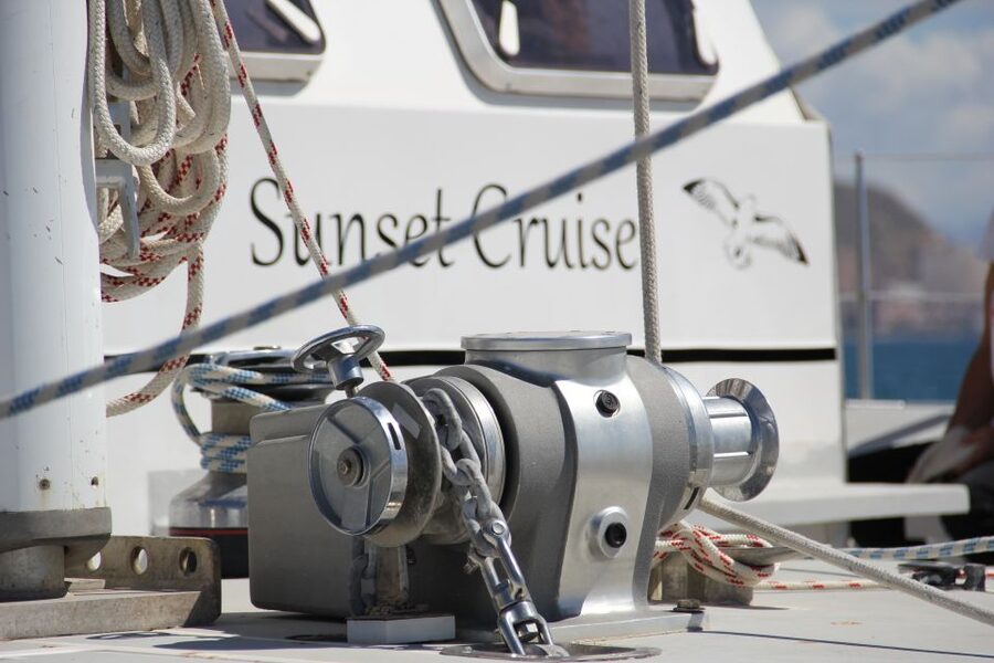 Alicante: 3-Hour Coastal Catamaran Cruise - Returning to Alicante with the coastline behind you