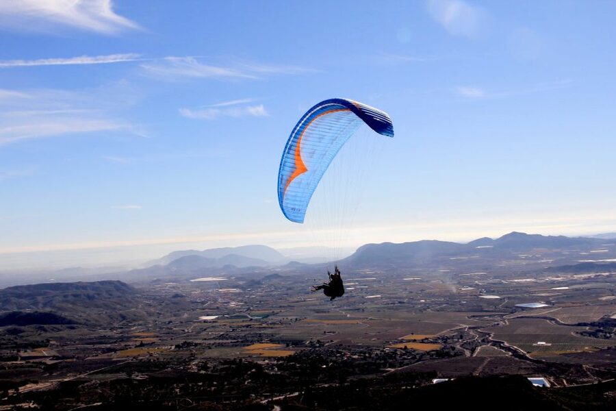 Alicante and Santa Pola: Tandem Paragliding Flight - The briefing and practice run