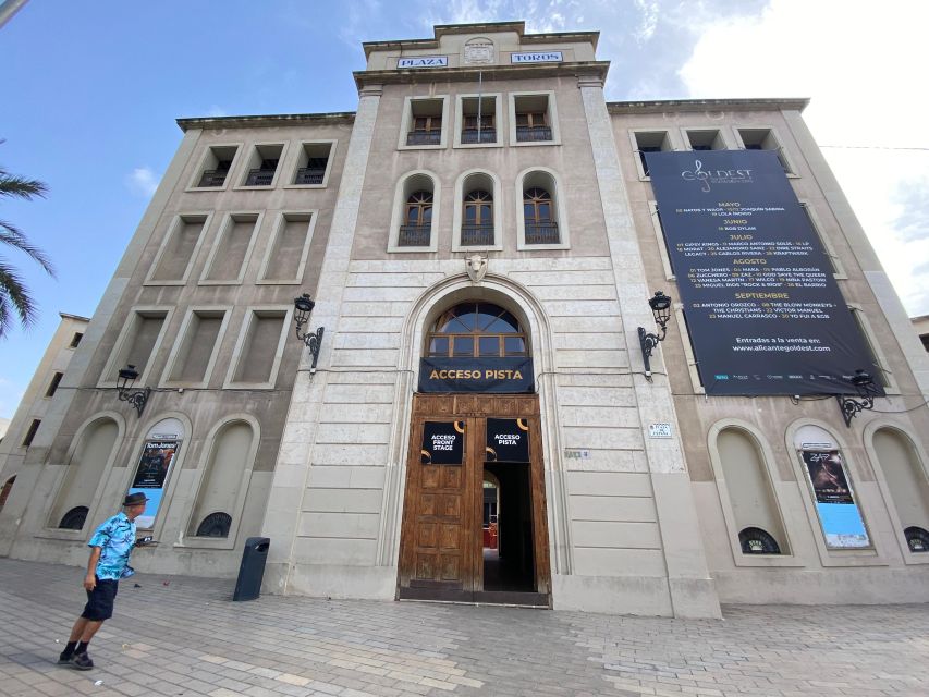 Alicante: Bullring and Bullfighting Museum Entry Ticket - The museum’s art, suits, and Alicante matadors