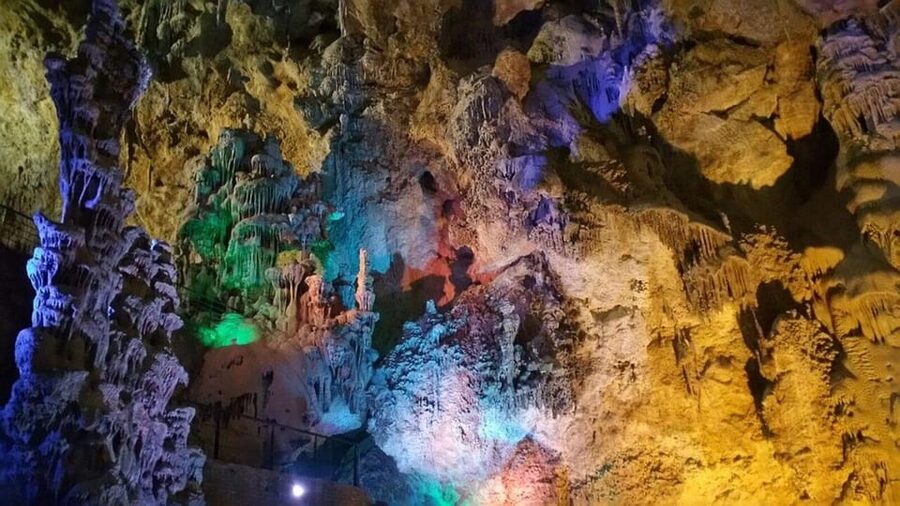 Alicante: Canelobre Caves & Busot Tour including transfer - The 20 to 30 minute ride into Alicante’s hills
