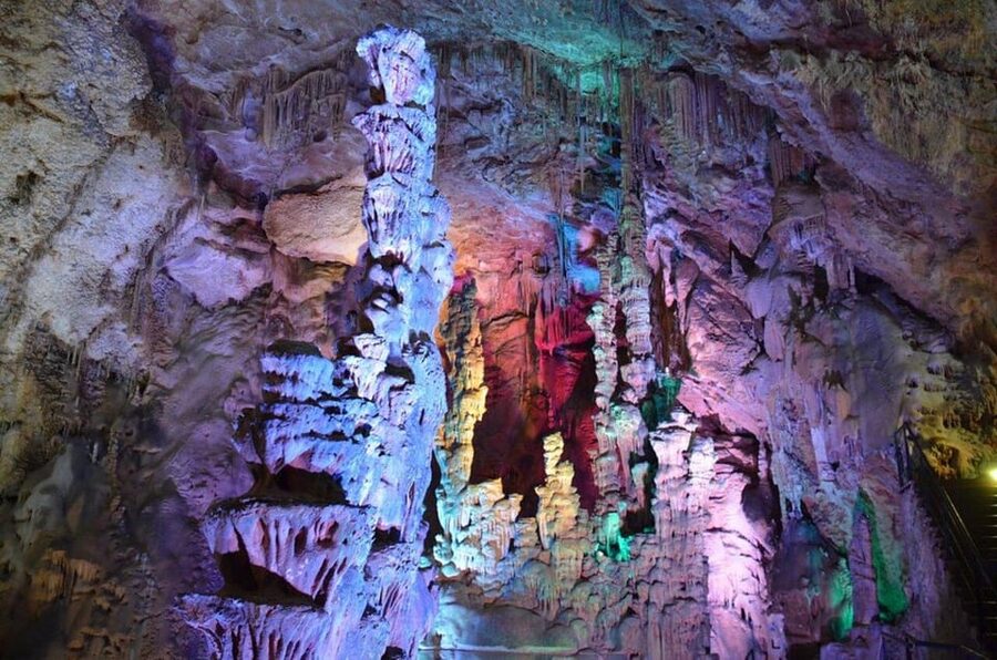 Alicante: Canelobre Caves & Busot Tour including transfer - Why the small group changes the visit