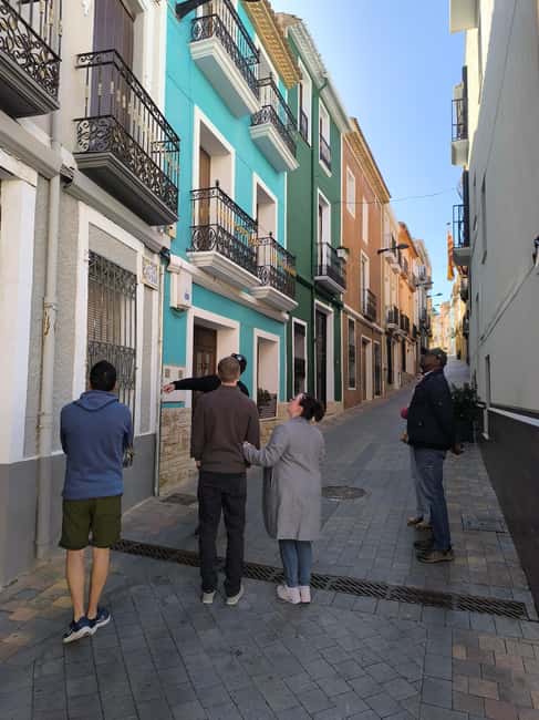 Alicante: Canelobre Caves & Busot Tour with Local Guide - The guide makes the difference