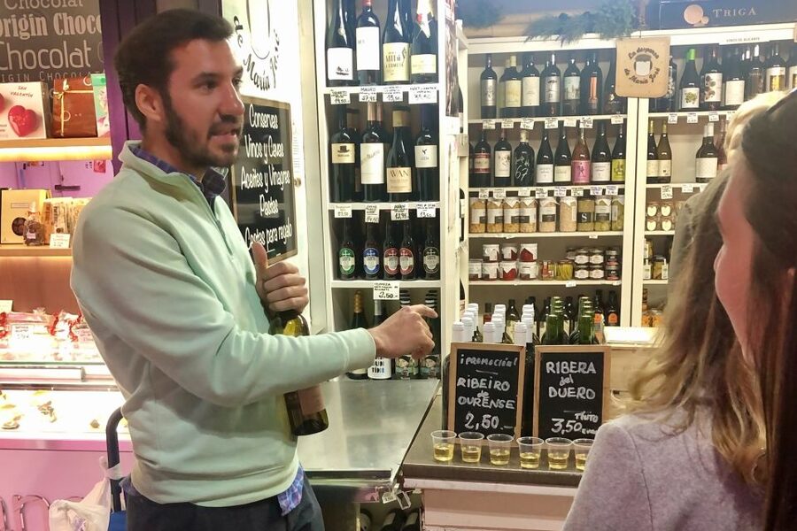 Alicante: Secret Flavors Food Tour - Meeting the sellers behind Alicante’s food