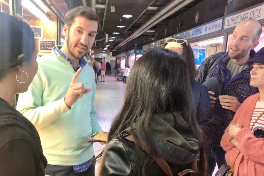 Alicante: Secret Flavors Food Tour - Market tour by day, tapas route by evening