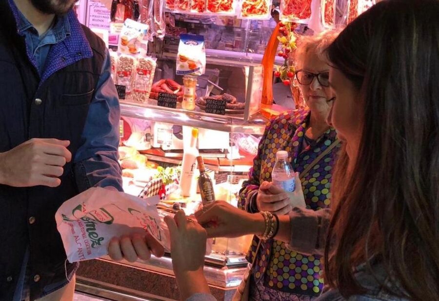 Alicante: Seven Secrets of Alicante Discovery Tour - How the guides shape the experience