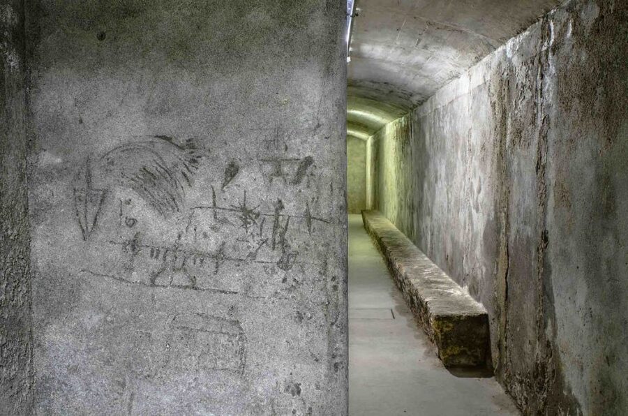 Almería: Visit to the shelters of the Spanish Civil War - Entering Almería’s underground refuge