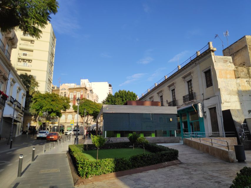 Almería: Visit to the shelters of the Spanish Civil War - Descending nine or sixteen meters below the city