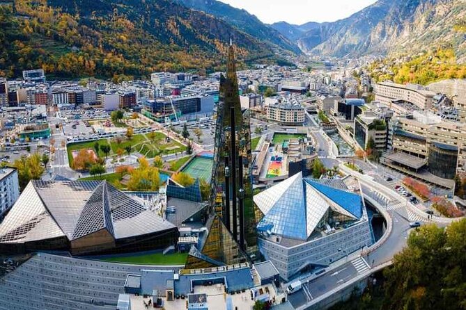 Andorra, France & Spain: 3 Countries in One Day from Barcelona - A five-minute pause at Circ de Pessons