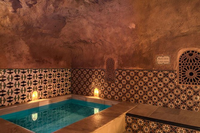 Arabian Baths Experience at Granada's Hammam Al Ándalus - Atmosphere, service, and crowd levels
