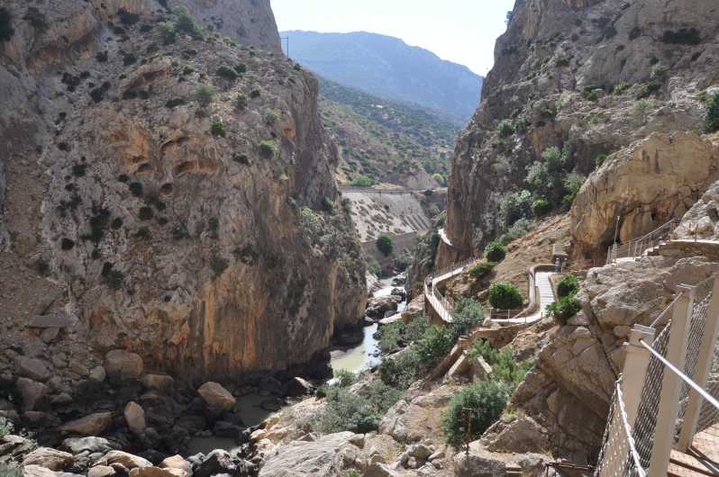 Ardales: Caminito del Rey & El Gaitanejo Guided Walking Tour - Meeting at El Kiosko and walking to the entrance
