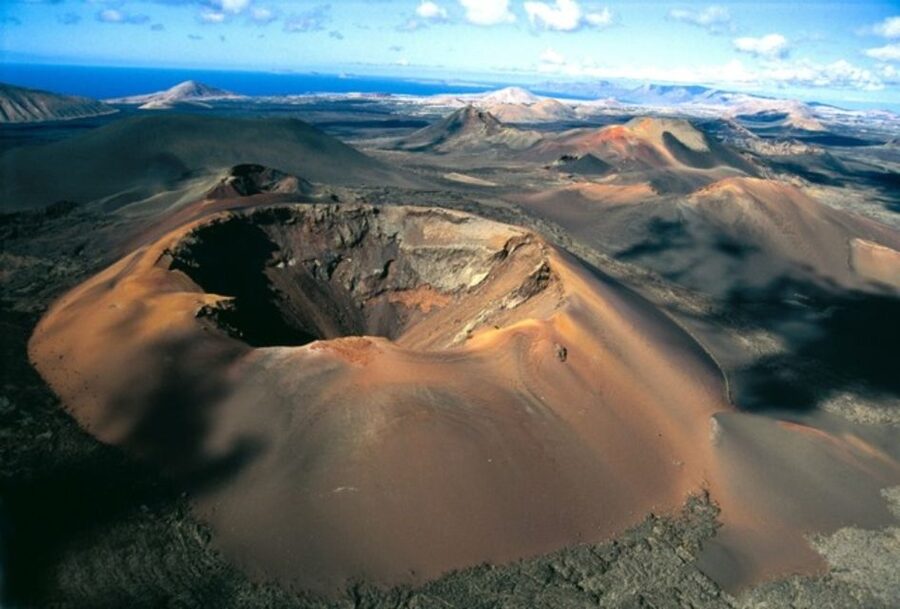 Arrecife/Playa Blanca: Timanfaya National Park Area Day Tour - Yaiza and the Sea of Lava