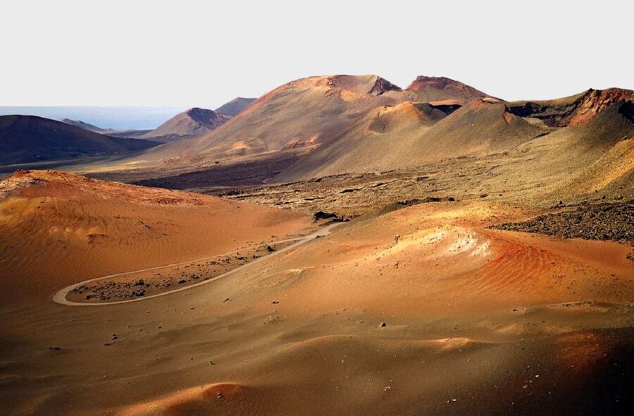 Arrecife: Timanfaya and Green Lagoon for Cruise Passengers - Guides, languages, and the pace of the day