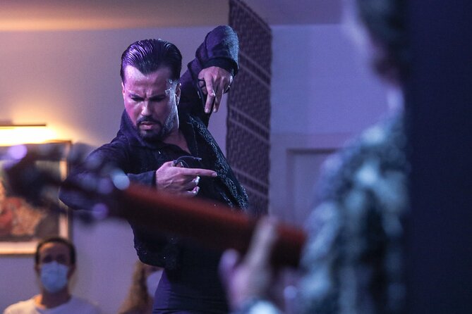 Authentic flamenco show. Alegria and gastronomy Malaga - Adding dinner at Calle Vélez Málaga 6