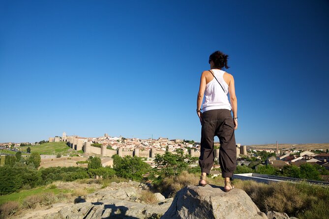 Avila & Salamanca Tour with Tickets to Cathedral + Medieval Wall - Arriving in Ávila beneath the medieval walls