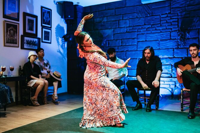 Baraka Triana. Flamenco show with drink - Practical strengths and small drawbacks