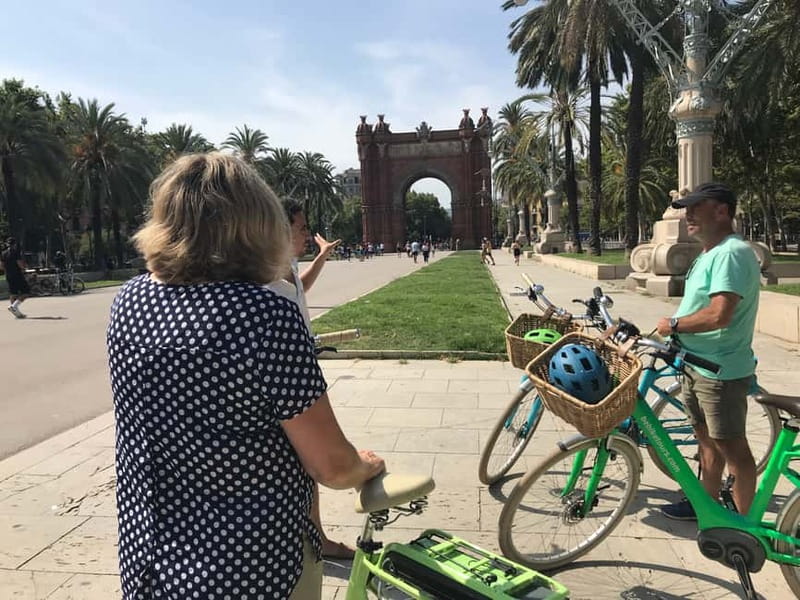 Barcelona: 1.5-Hour Sightseeing Tour by Bike/Electric Bike - Port Vell and the W Hotel