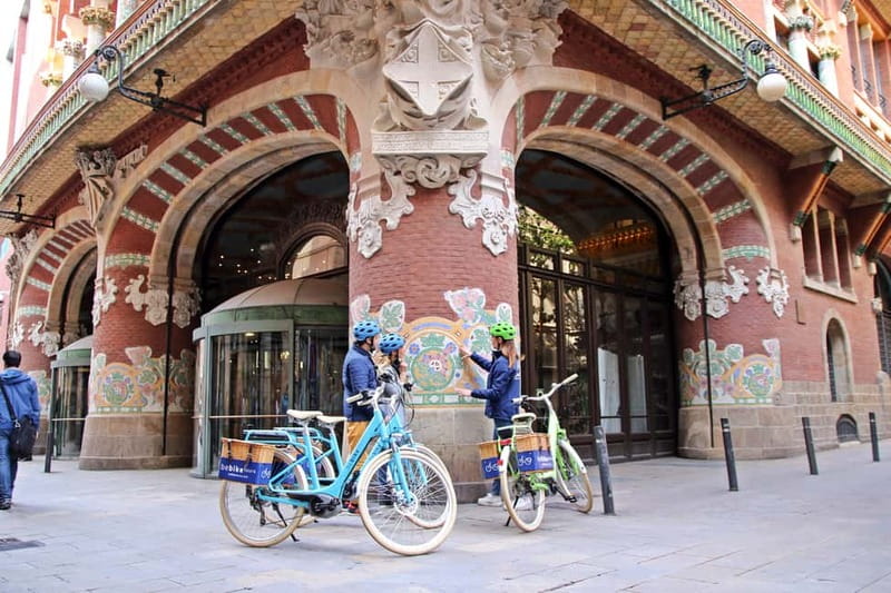 Barcelona: 1.5-Hour Sightseeing Tour by Bike/Electric Bike - Starting beside the Arc de Triomf