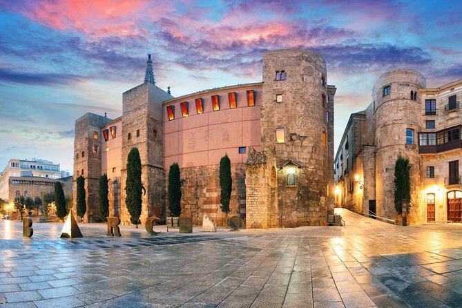 Barcelona 1.5h Private Old Town, Gothic & Ramblas Walking Tour - Passeig de Gracia and Barcelona’s Modernist showpieces