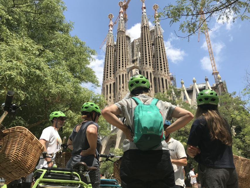 Barcelona: 2.5-Hour Bike or E-Bike Historical Tour - Why a bike is a smart way to see Gaudí