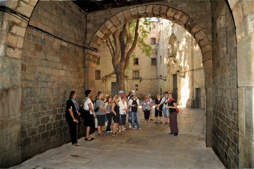 Barcelona 2-Hour Gothic Walking Tour - Finding the Roman Temple of Augustus