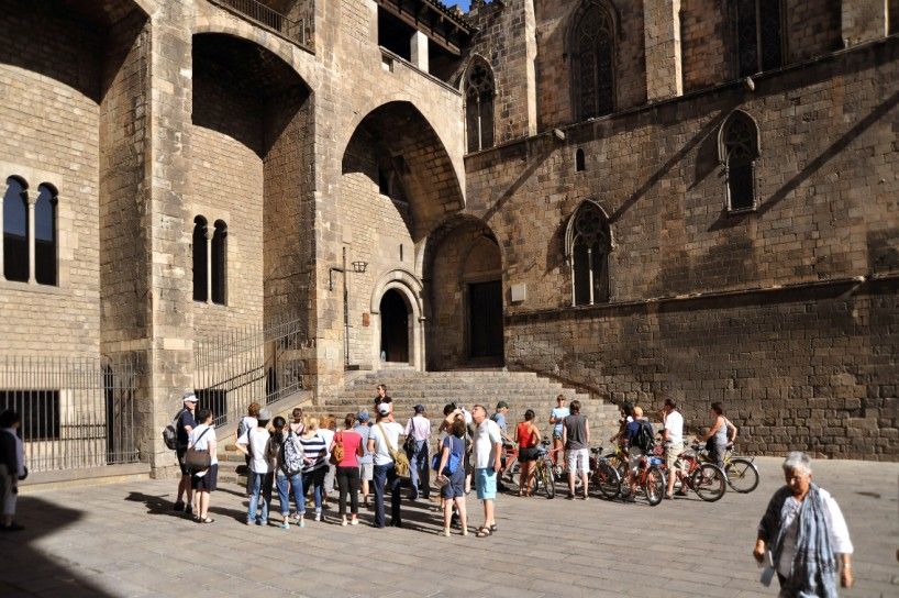 Barcelona 2-Hour Gothic Walking Tour - The Museu Frederic Marès bonus