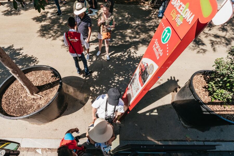 Barcelona: 24 or 48-Hour Hop-On Hop-Off Bus Tour - Bus comfort, timing, and the open top