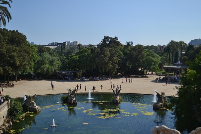 Barcelona 3-hour Bike or E-Bike Tour: Highlights and Hidden Gems - Palau de la Música and the Arc de Triomf