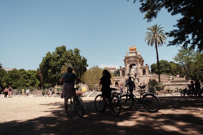 Barcelona 3-hour Bike or E-Bike Tour: Highlights and Hidden Gems - Seeing the Sagrada Família without a full visit