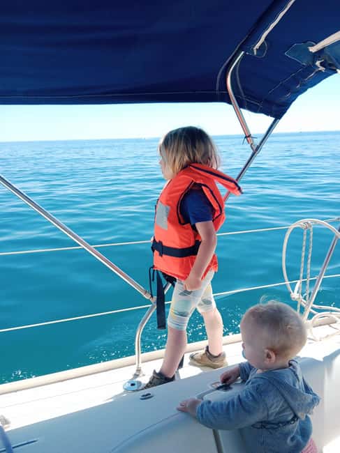 Barcelona Badalona : Sailboat Tour, Snacks, Drinks, Swimming - Snacks, drinks, and the pica pica break